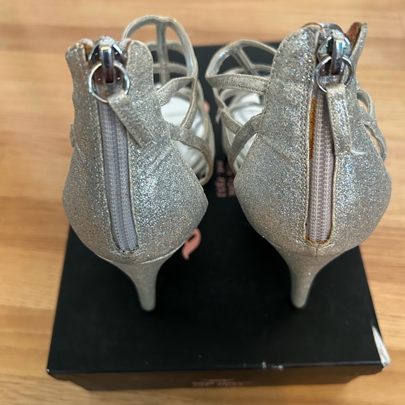 Nina Medina silver heels - Picture 3 of 4